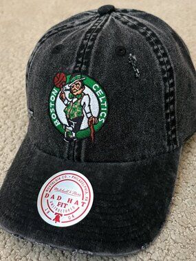 Mitchell & Ness Boston Celtics Dad Hat Distressed Strapback Adjustable OSFM NWT